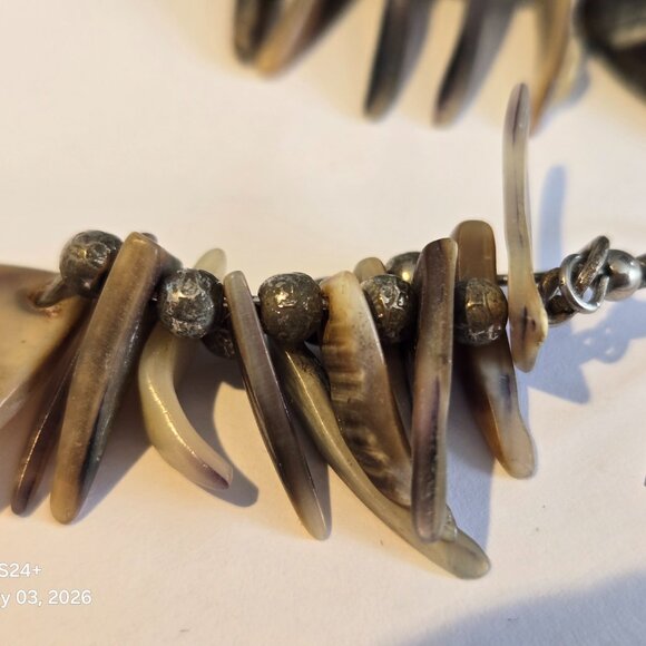 Vintage Shark's Tooth Mother of Pearl Silver Dangle Earrings - Picture 4 of 4